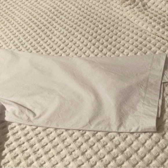 B&K Moda.  White Button Up Tunic Style Blouse. Size 4 - Picture 6 of 13